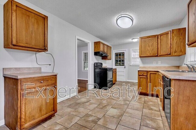 Building Photo - 920 Parkway Dr