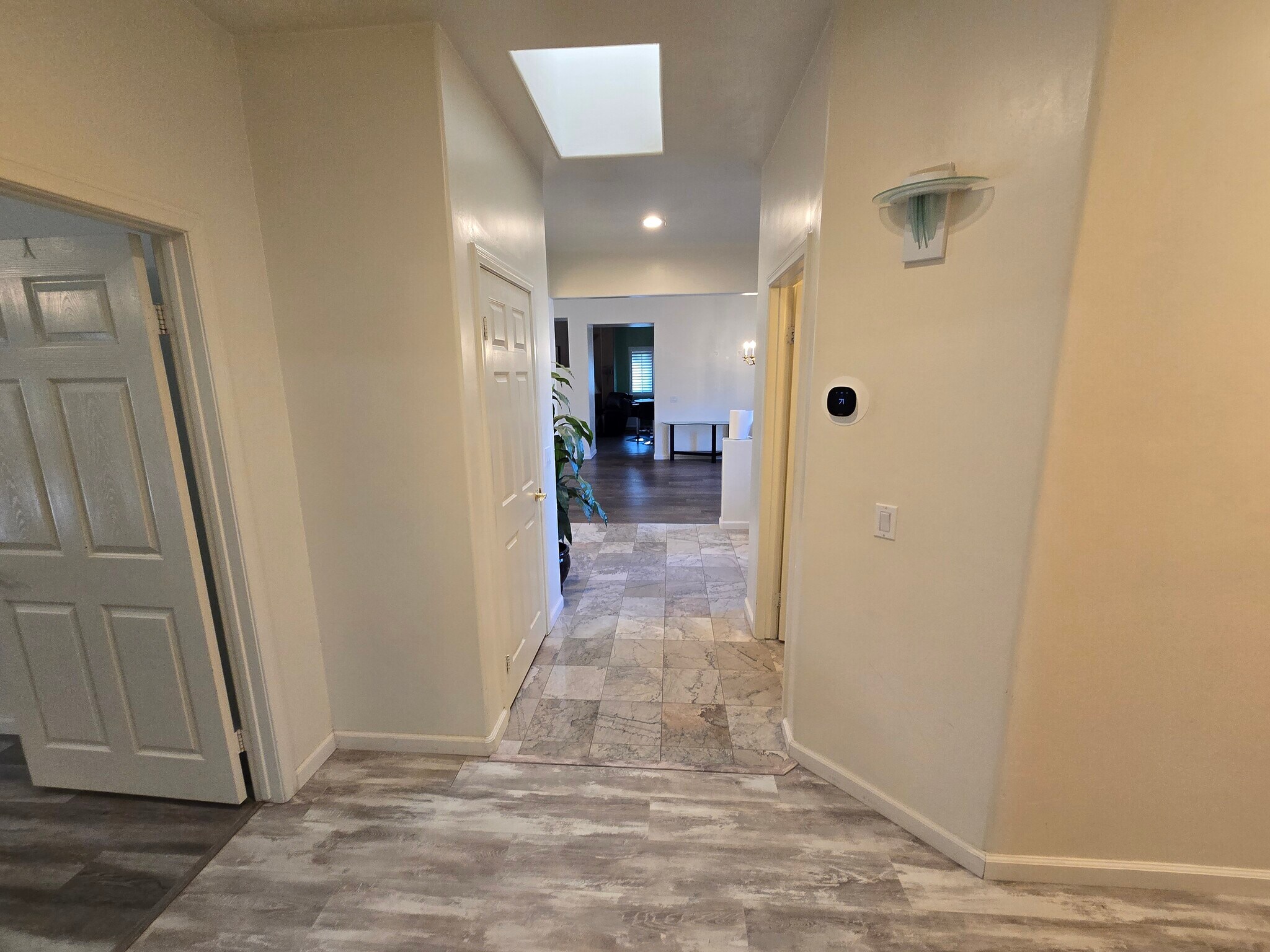 Building Photo - 832 Legacy Dr