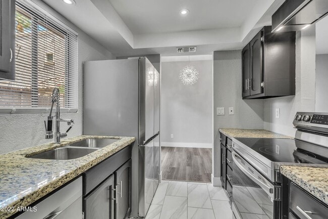 Building Photo - 7290 E Rancho Vista Dr