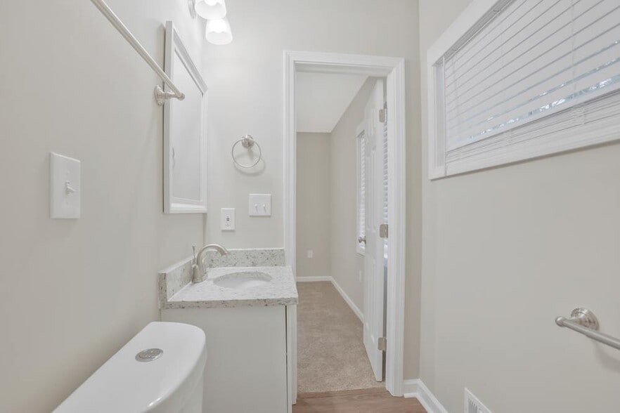 Building Photo - 2148 Green Forrest Dr
