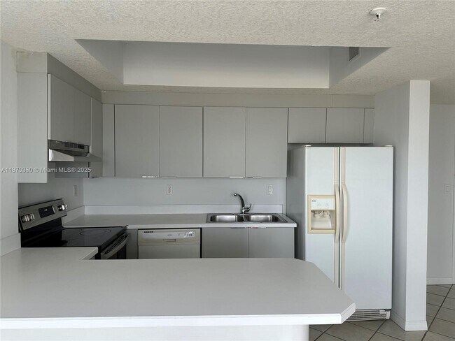 Building Photo - 3500 Coral Wy