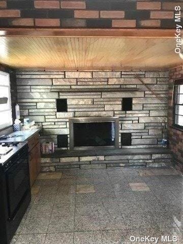 Building Photo - 202-14-202-53 53rd Ave