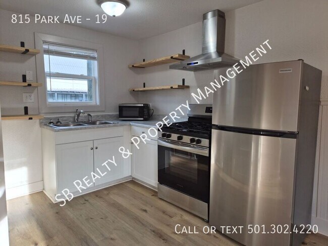 Building Photo - 815 Park Ave