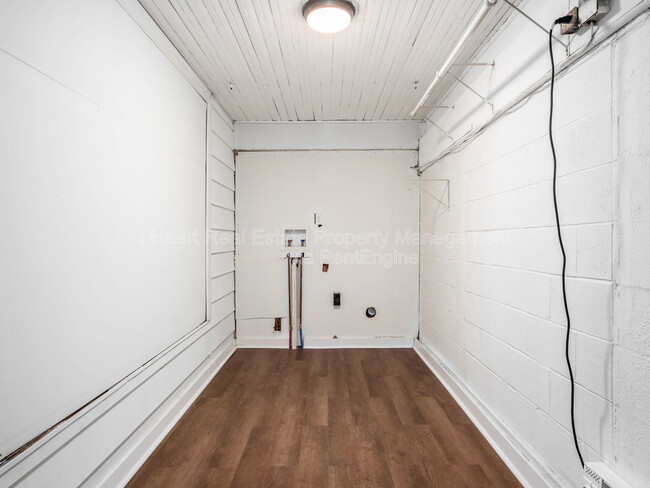 Building Photo - 1390 Sullivant Ave