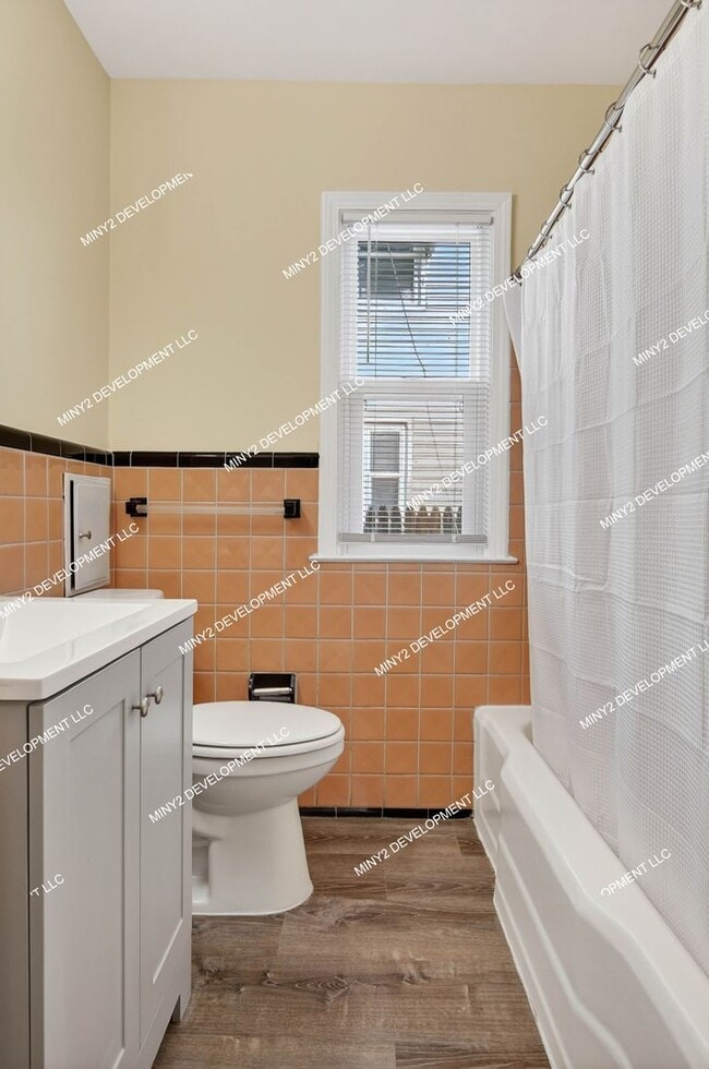 Building Photo - Charming 3-bedroom Bungalow with Brand-New Kitchen in Warren!