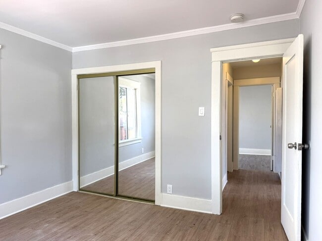 Building Photo - 469