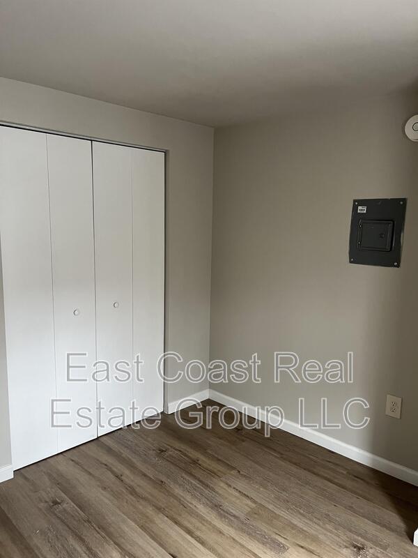 Building Photo - 121 E Franklin St