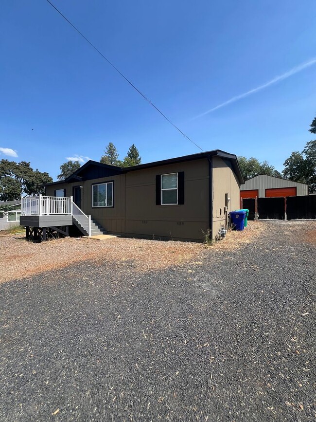 Building Photo - Paradise Home for rent, Great Location, 3 ...