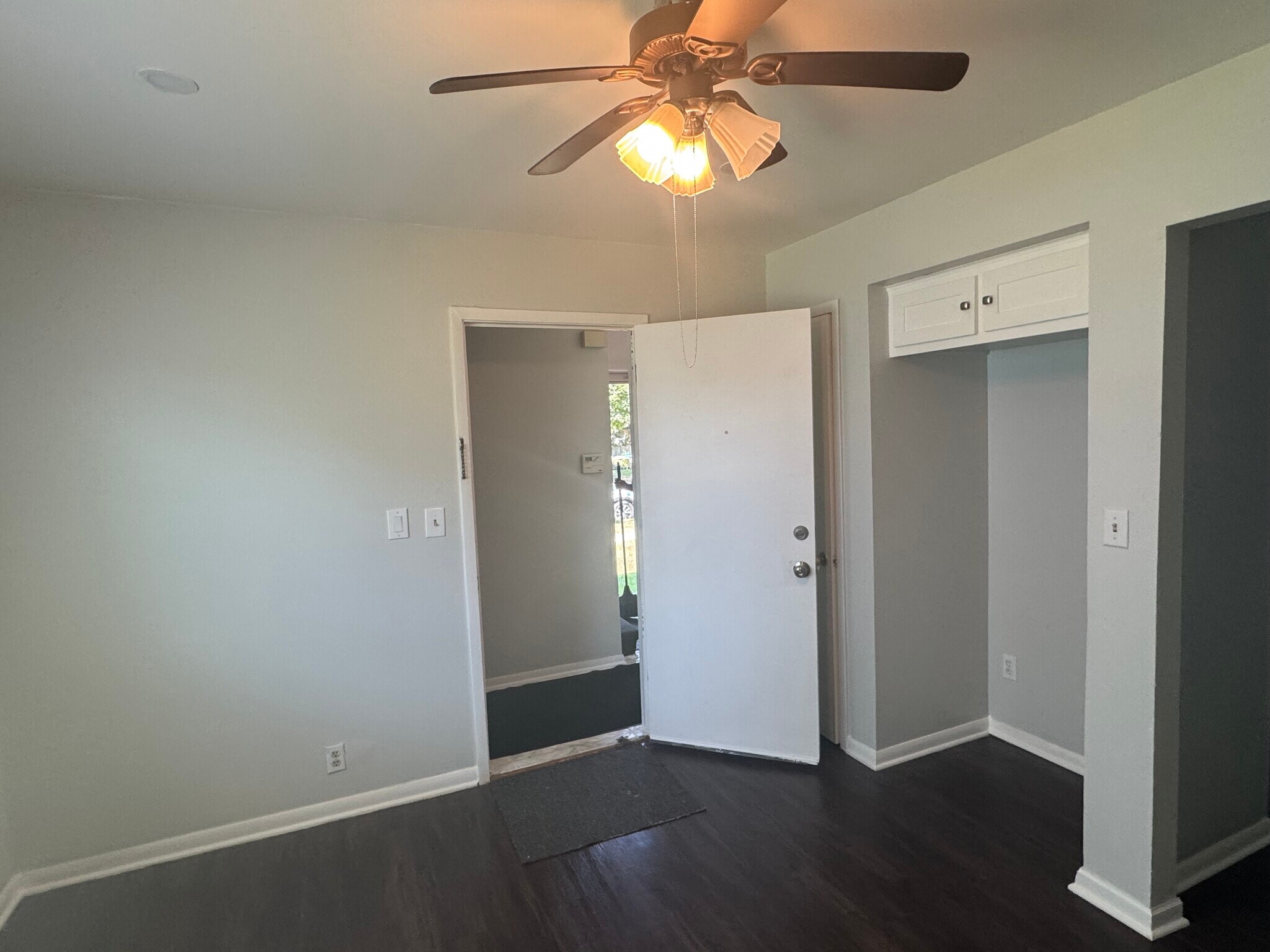 Kitchen - 7211 W Brentwood Ave