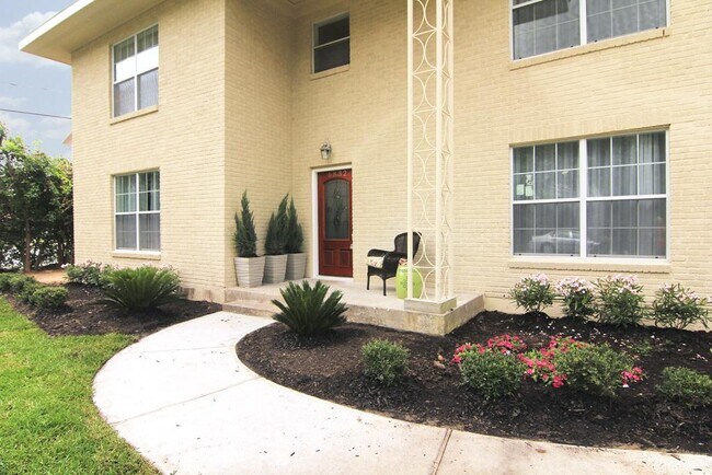 Building Photo - 6832 Bellgreen Dr