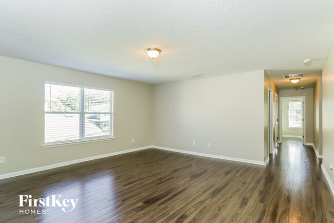 Building Photo - 404 Candlebark Dr