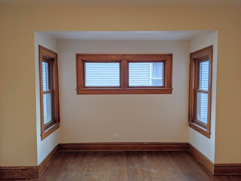 Building Photo - 1025 Sherman Ave