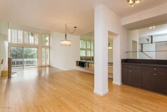 Building Photo - Marina del Rey Resort Style Living