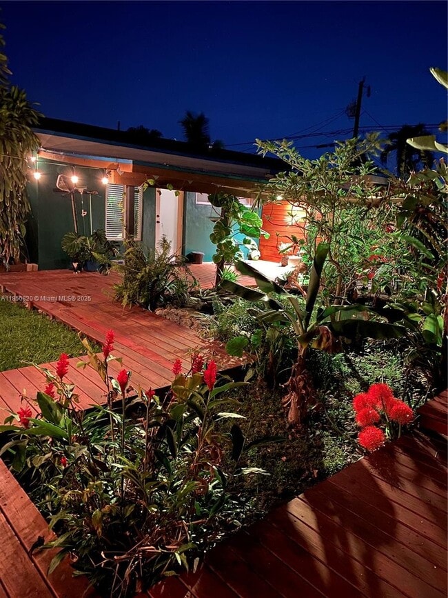 Building Photo - 7245 S Waterway Dr