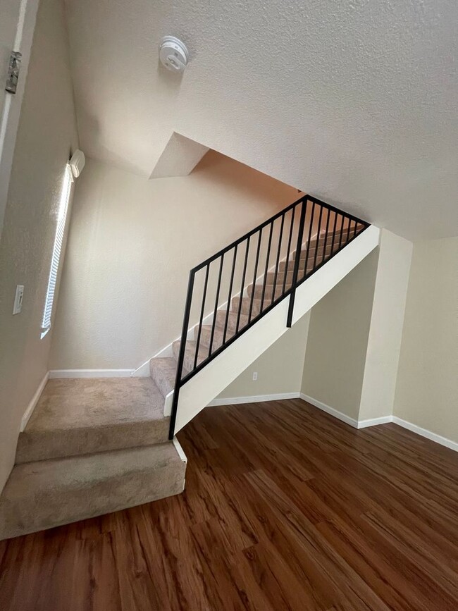Building Photo - 2603 Carlton Ln