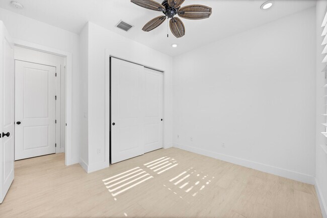 Building Photo - 15763 Longboat Key Dr