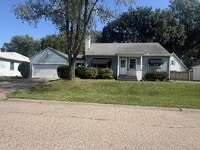 Building Photo - 1605 Broadlawn Ave