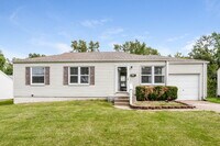 Building Photo - 1123 Roxton Dr