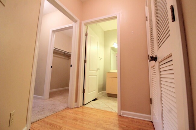 Building Photo - 2 br, 2 bath House - 225 Fountain View