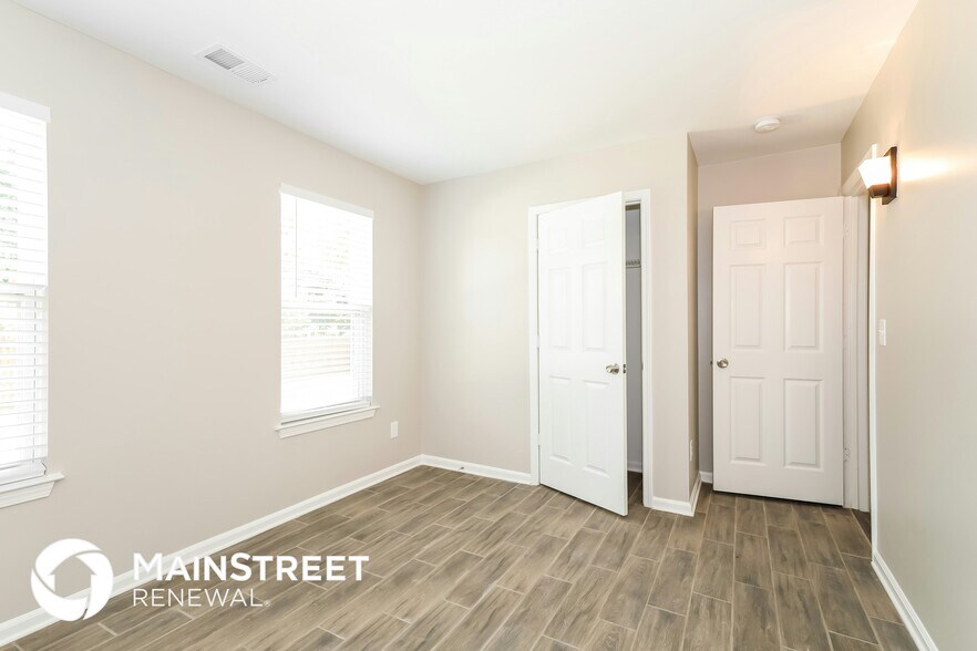 Building Photo - 3601 Kristofer Dr