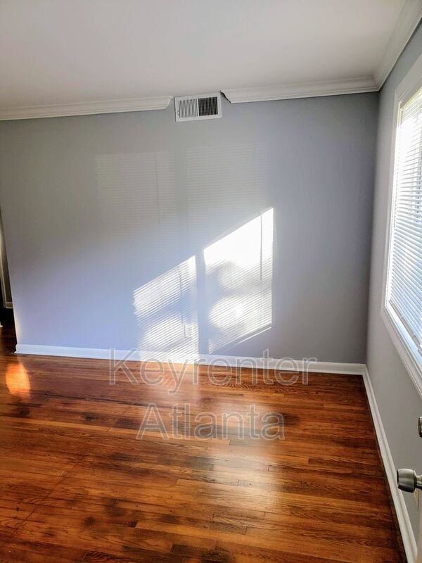 Building Photo - 1596 Line Cir