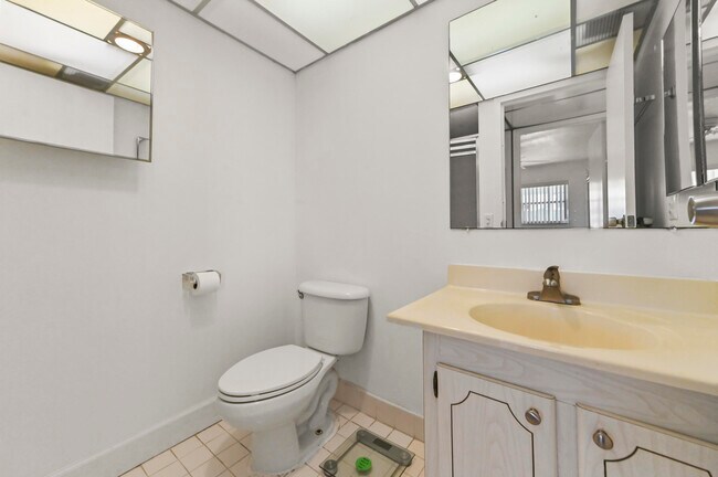 Building Photo - 209 Waterford Cresent