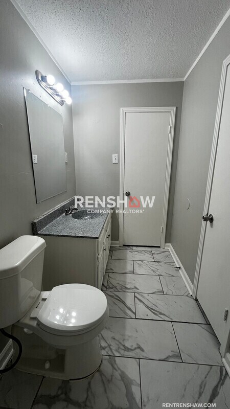 Building Photo - 2547 Courtney Dr