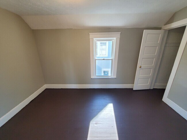 Building Photo - 3119 W 52nd St