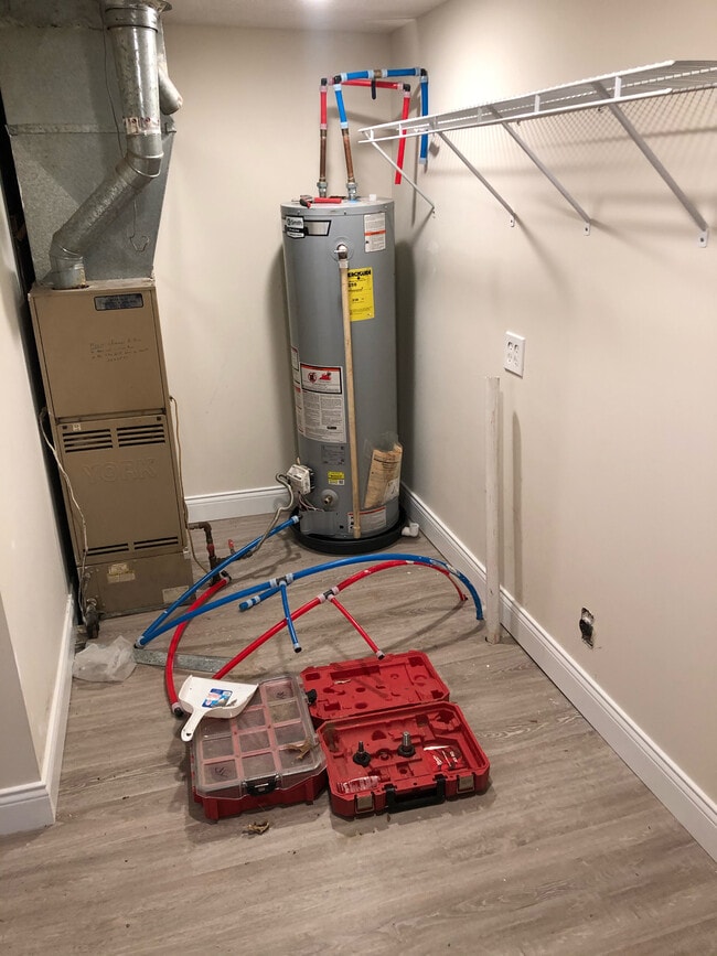 Building Photo - 708 N 12th St