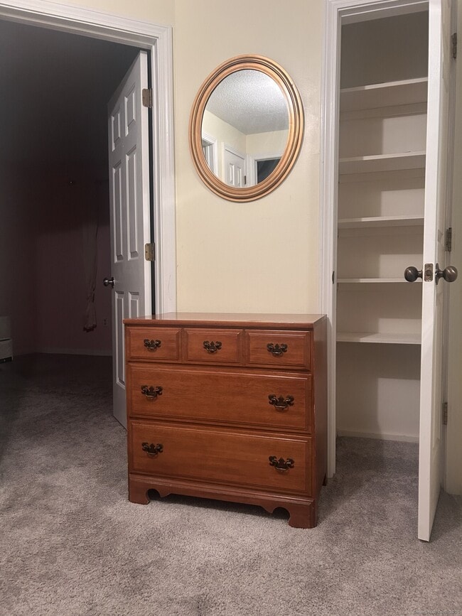 Building Photo - 1367 Hanover Ave