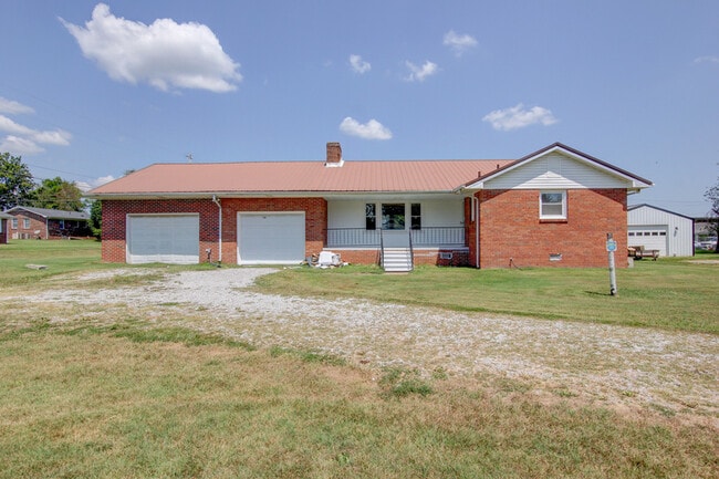 Building Photo - 104 W McReynolds Dr