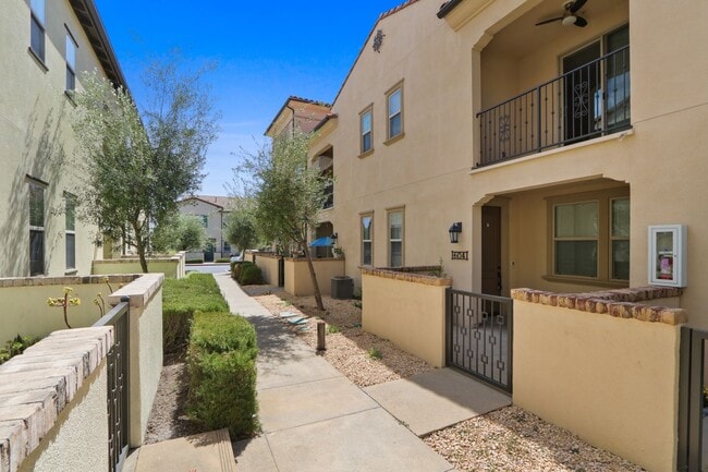 Building Photo - 604 El Paseo