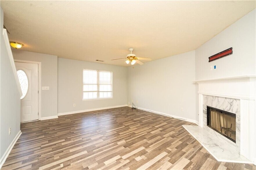 Building Photo - 811 Sugar Oak Ln