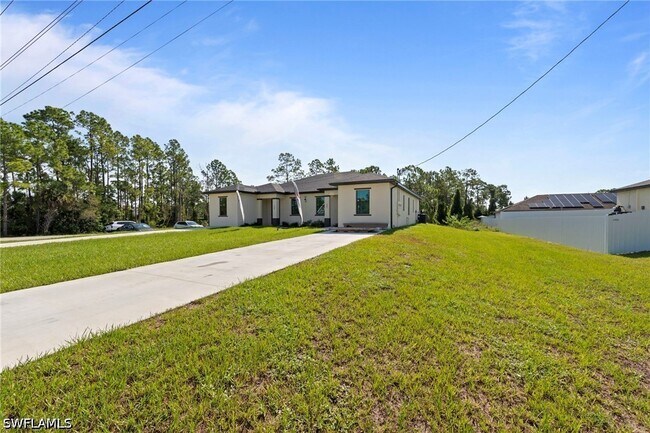 Building Photo - 905 Homestead Rd S