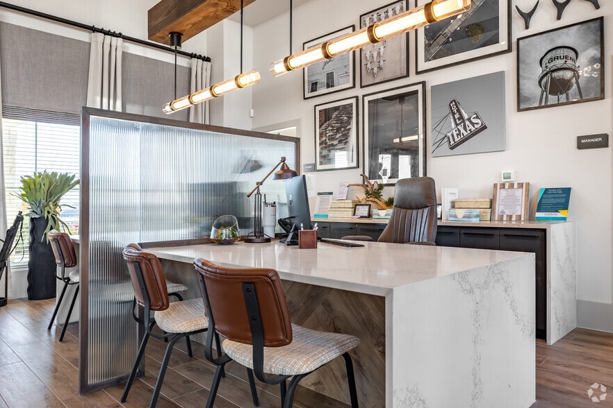 Leasing Office - Comal Crossing