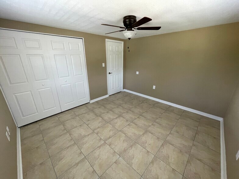 Building Photo - 1205 W Pierce St