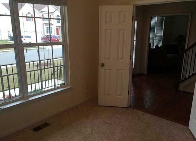 Building Photo - 14 Peppermint Way, Hampton - Available 6/1...