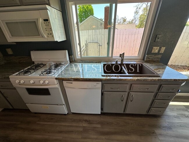 Building Photo - Charming 4-Bedroom Home in Tranquil Chino ...