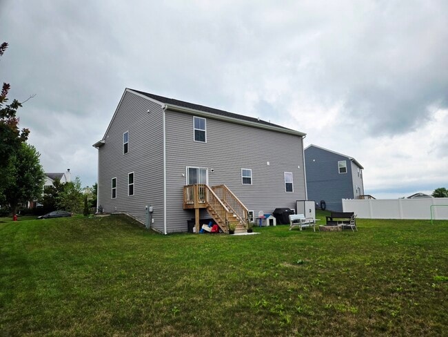Building Photo - 1747 Goldenrod Turn