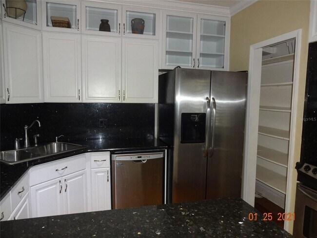 Building Photo - 1144 Delaney Ave