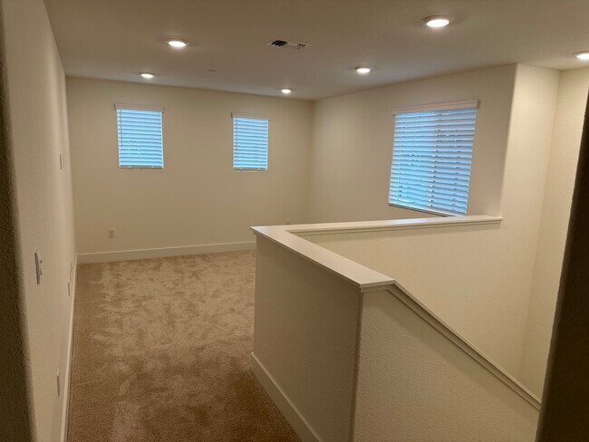 Building Photo - American Canyon