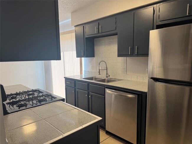 Building Photo - 10622 Golden Quail Dr
