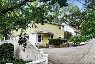 Building Photo - 35 Summit St