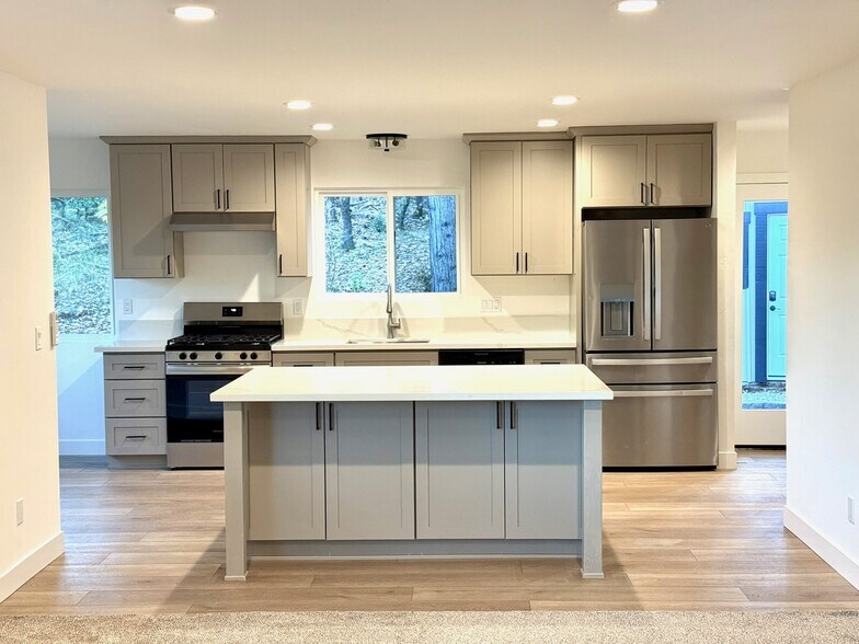 Upstairs kitchen - 13642 Brooks Rd