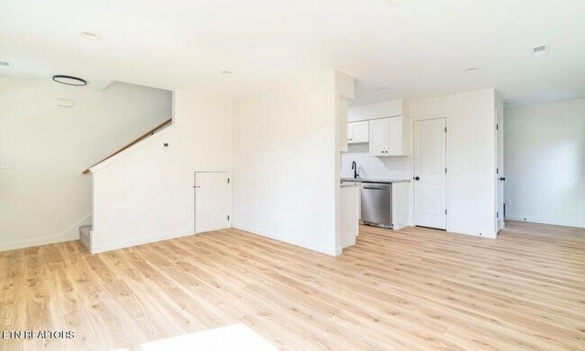 Building Photo - 1623 Francis Rd