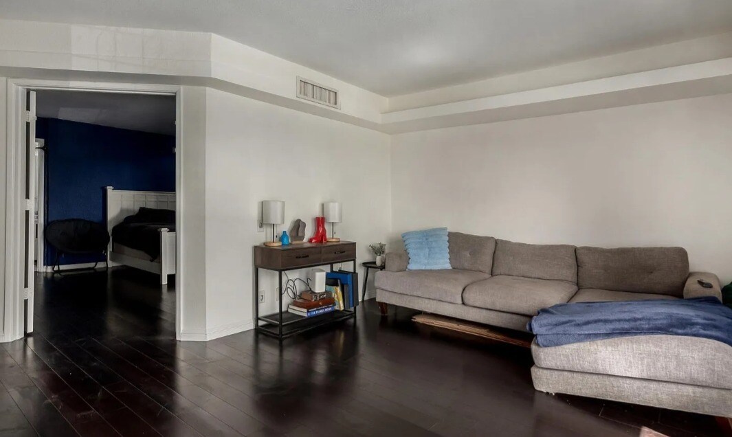 Building Photo - 5035 N 10th Pl