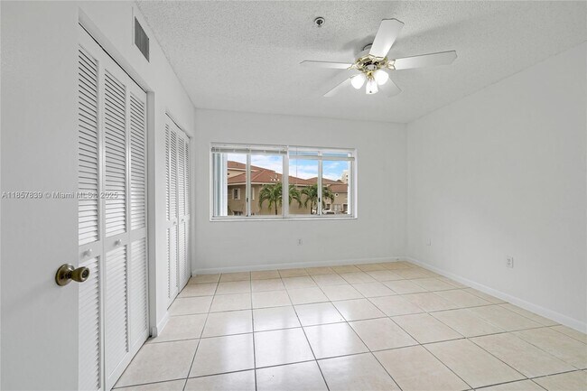 Building Photo - 139 Riviera Cir