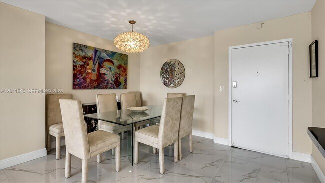 Building Photo - 3140 S Ocean Dr