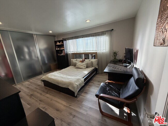 Building Photo - 843 4th St