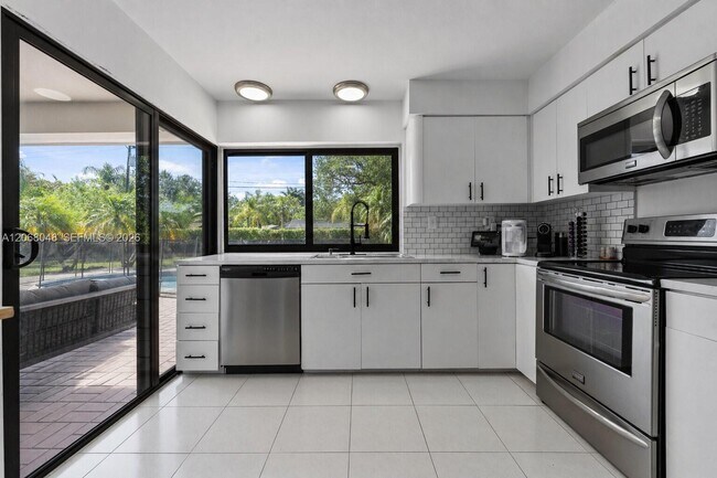 Building Photo - 8620 SW 159th St
